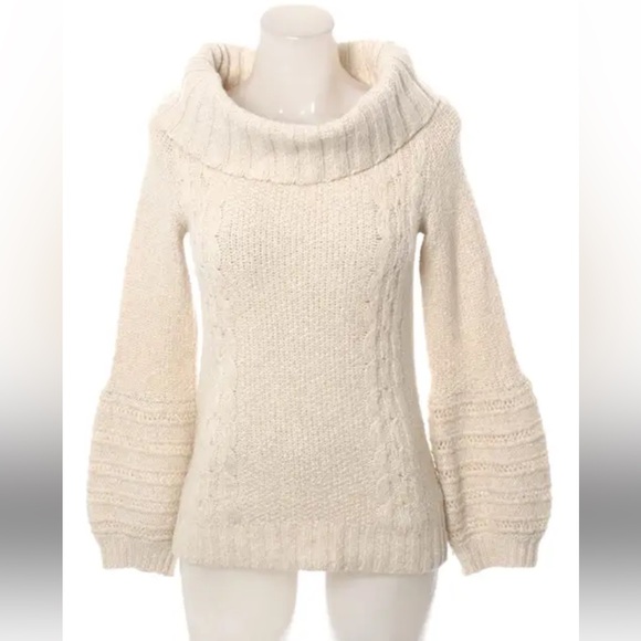 Sleeping on snow Elegant Cream Turtleneck Sweater - Picture 1 of 5